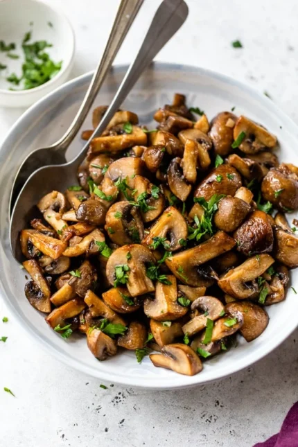 GARLIC MUSHROOM
